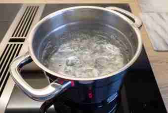 Why it is impossible to boil a water bucket on a spirit-lamp