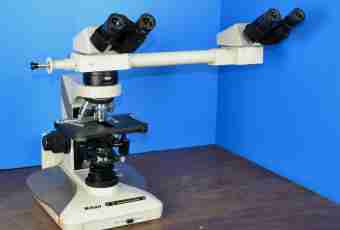 As it is correct to adjust a microscope