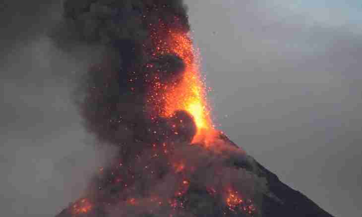 Why there are eruptions of volcanoes