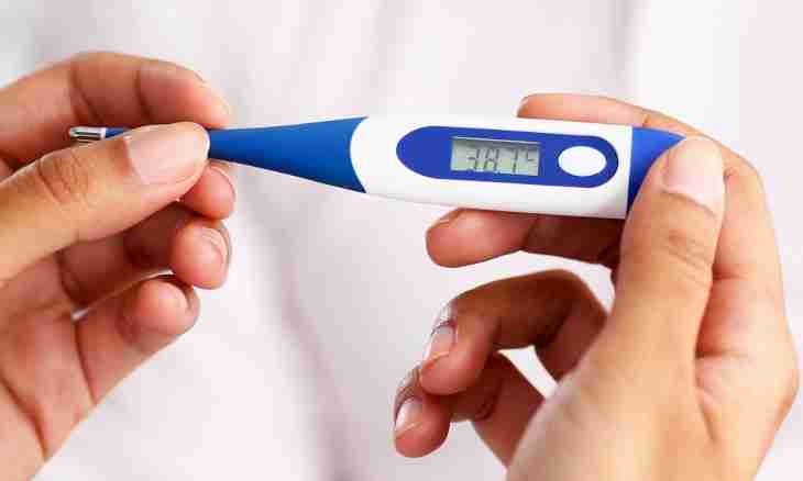 What is characterized by body temperature