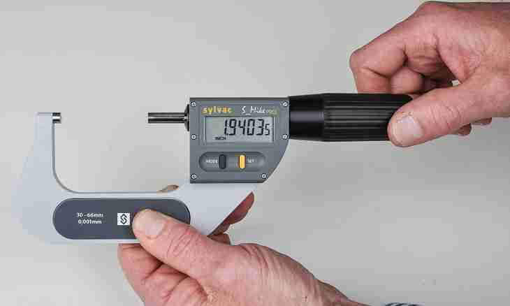 How to measure by a micrometer
