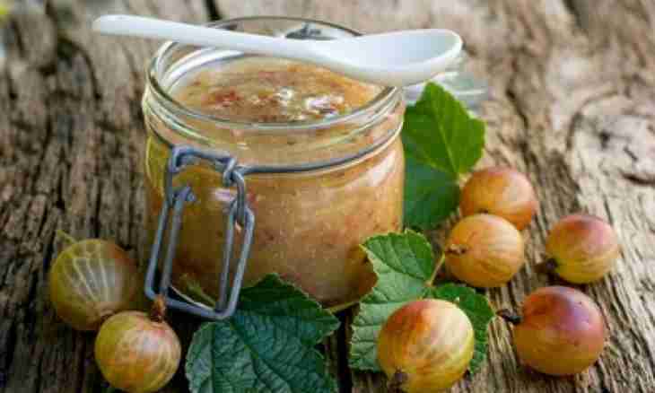 How to cook gooseberry compote