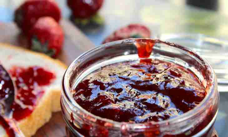 The most tasty berry fruit liqueur from old jam