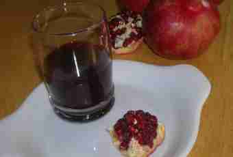 Easy way of preparation of pomegranate juice