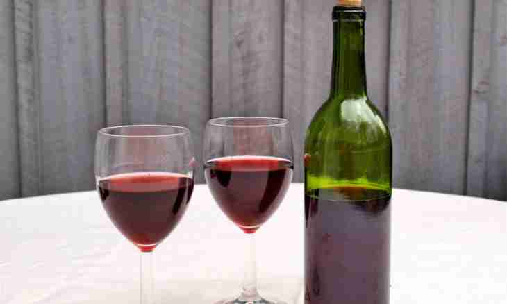 How to make red grape wine in house conditions