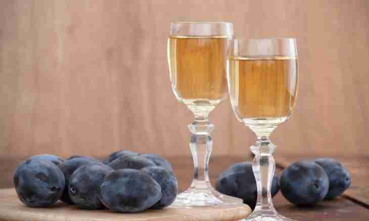 How to make domestic wine of plum