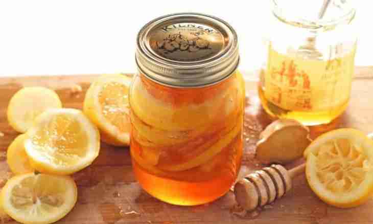 How to make useful drink on honey