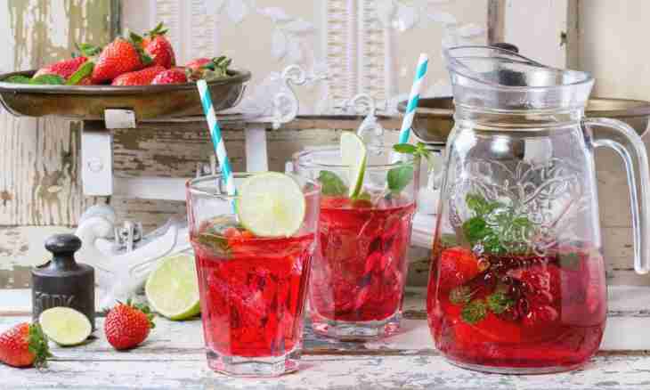 Strawberry wine - taste of summer in your glass