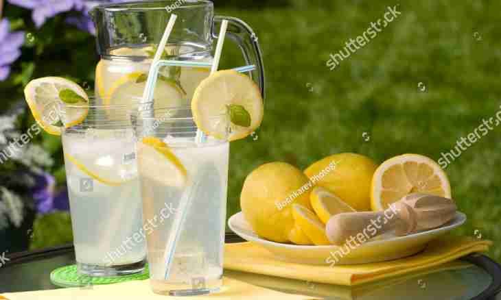 How to make home-made lemonade