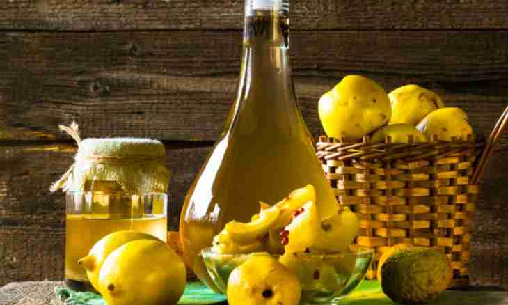 How to prepare a pear liqueur wine in house conditions