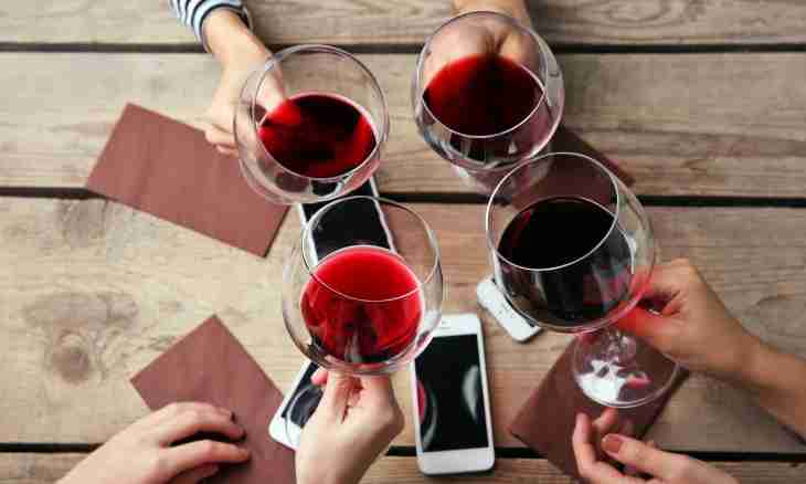Red wine: useful properties and nuances of taste