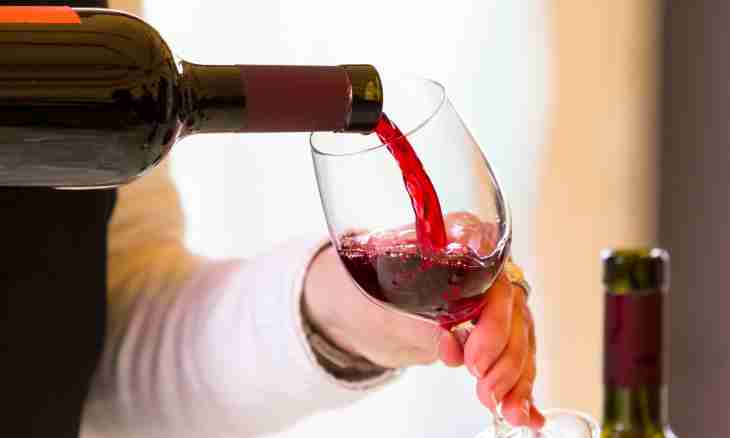 Advantage and harm of red wine