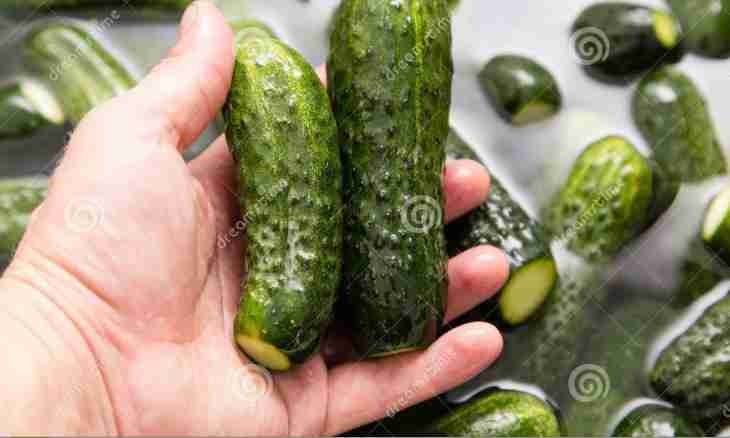 What to do if banks with cucumbers blew up