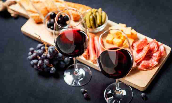 Wine and dishes: features of a combination