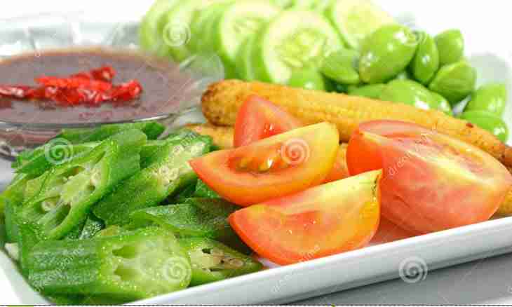 How many times to fill in cucumbers with tomatoes boiled water when salting