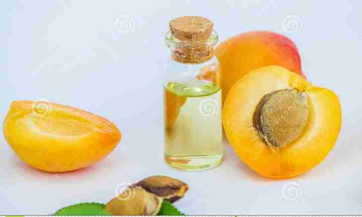 How to use a peach kernel oil