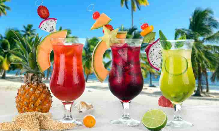 What drinks do of juice of palm trees
