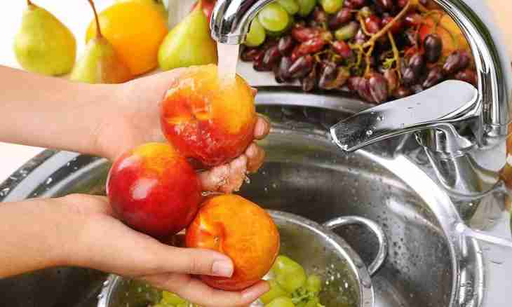 How to wash dried fruits