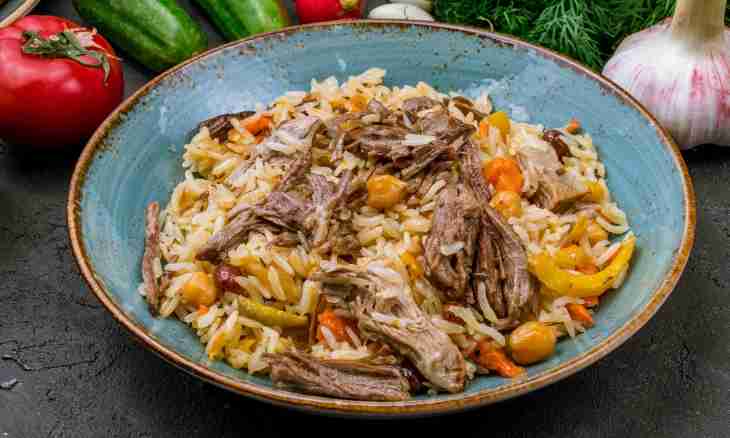 What seasonings can be added to pilaf