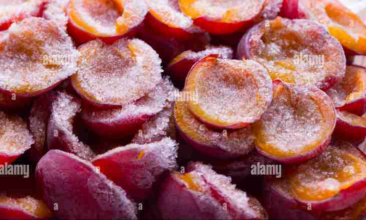 How to freeze plum for the winter