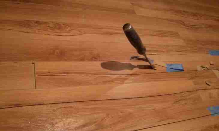 How to repair a floor from laminate