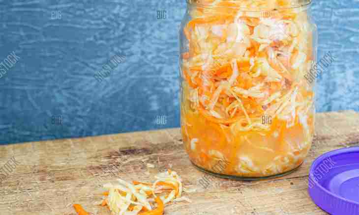 How many cabbage, to carrots and salt is necessary for fermentation in one 3 l bank