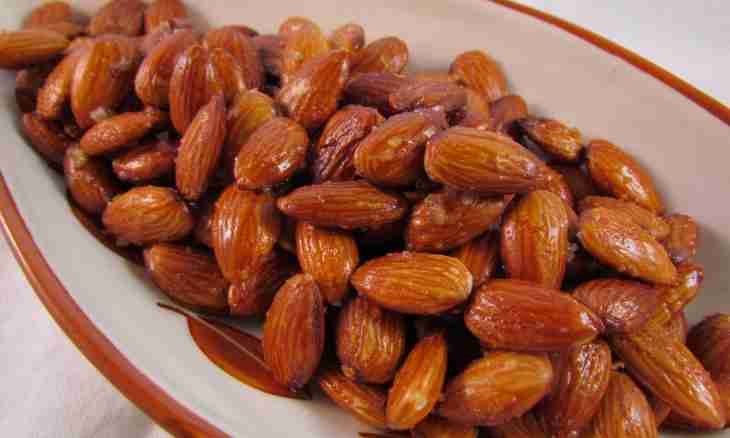 How to fry almonds