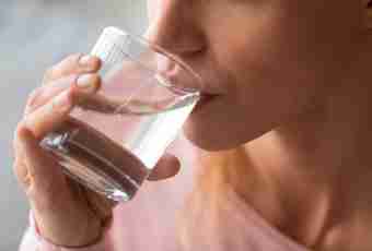 How many to drink waters for maintaining beauty and health