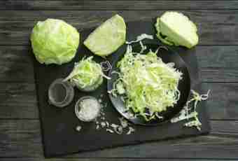 How many salt is necessary for salting 1 kg of cabbage