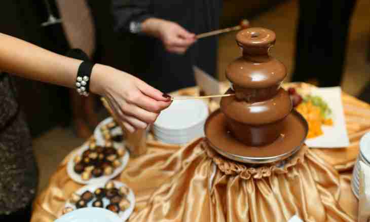 How to choose and prepare chocolate for a chocolate fountain