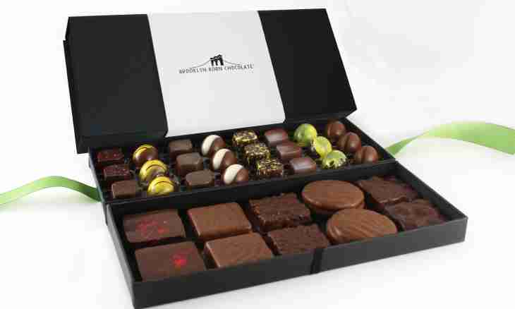 Chocolate gifts: councils of professional confectioners