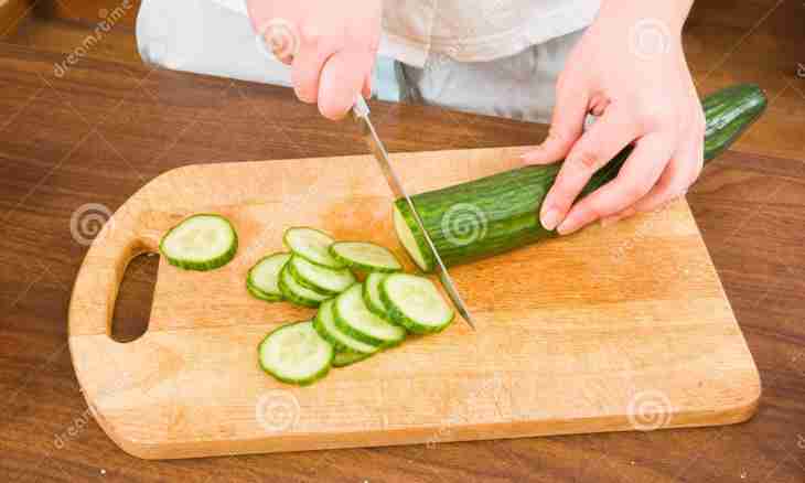 How to cut a cucumber straws