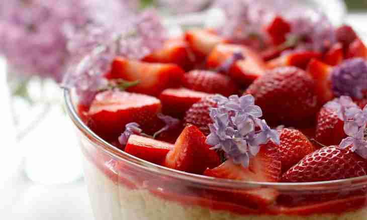 Gentle strawberry dessert