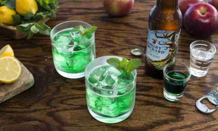 How to make green cocktail