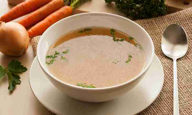 Healthy nutrition: recipe of soup from leek