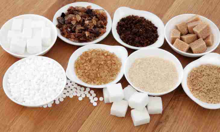 What natural substitutes of sugar exist