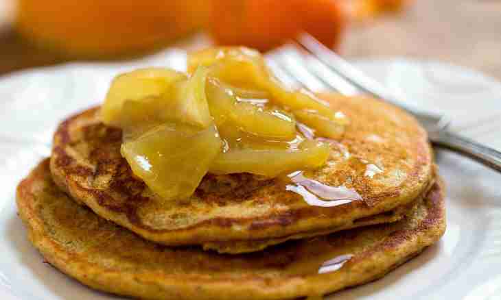 How to make tasty and useful pancakes with apples, oat flakes and cinnamon