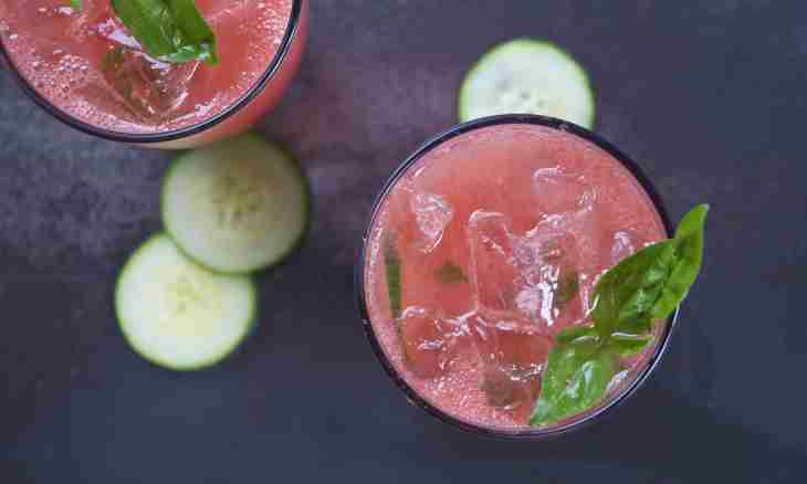 As to make alcoholic drink of watermelon