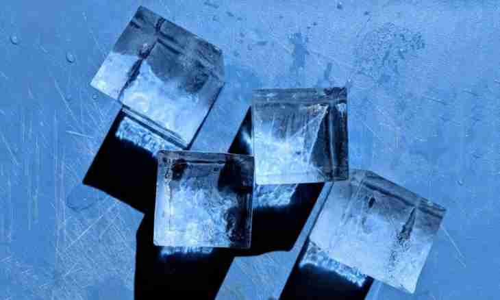 How to freeze clear ice