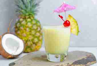 Recipes of cocktails with coconut syrup