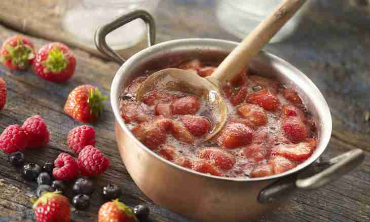 How to cook tasty berries compote