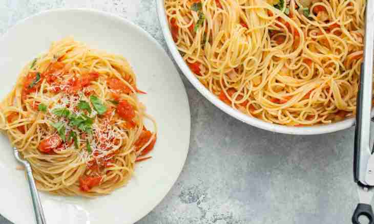 How to make spaghetti with mollusks in spicy sauce with parsley