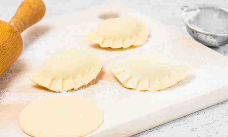 How to make dough for dumplings on yolks