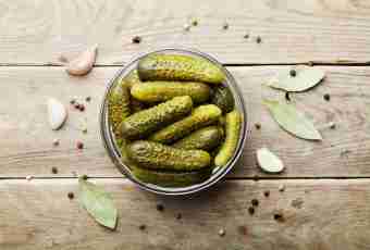 How to prepare fresh-salted cucumbers in a package