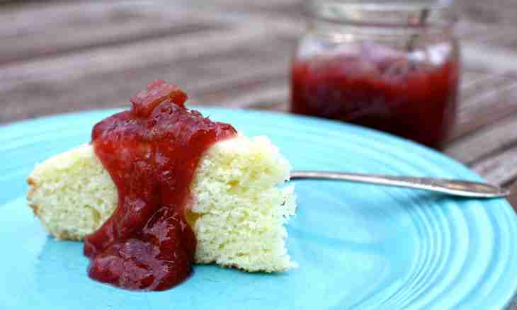 How to make tasty rhubarb compote