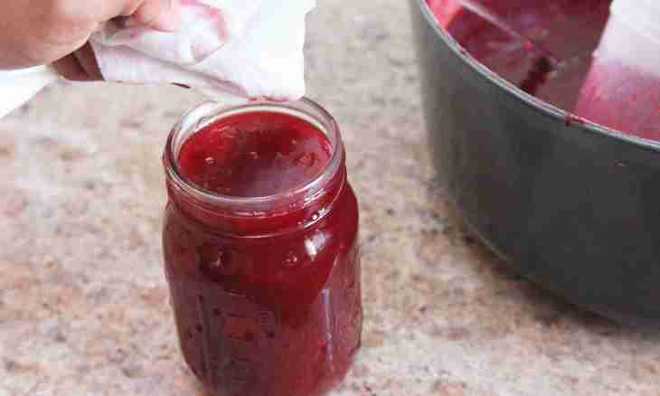 How to make jam from a sloe and cherry plum