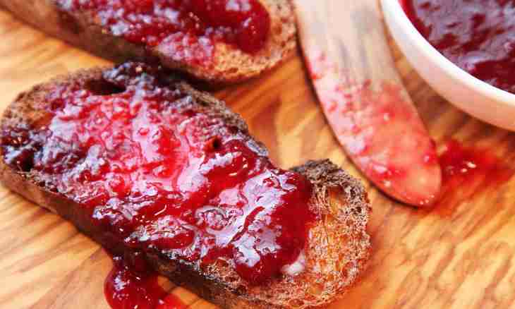 How to make black-fruited jam with plums