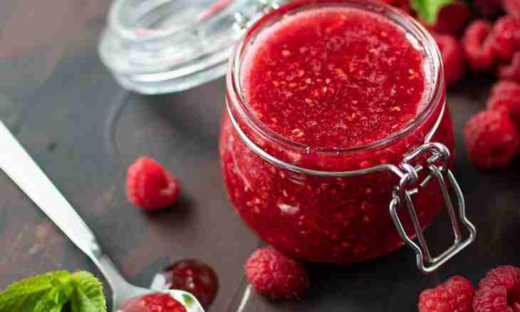 The wiped raspberry with sugar for the winter: the best recipe