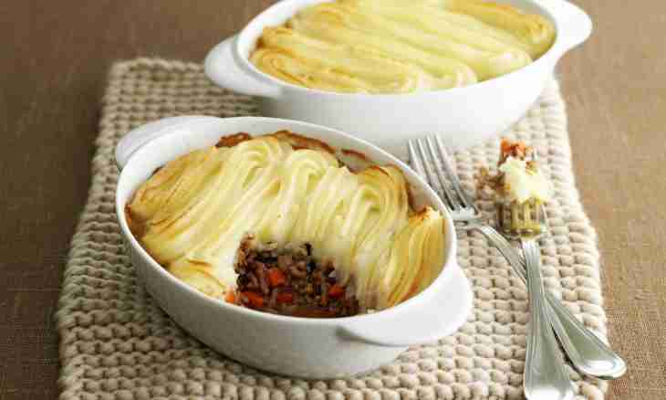 Fast recipe: pies with a stuffing on potato broth