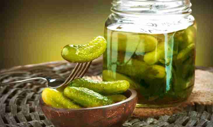 How to pickle cucumbers